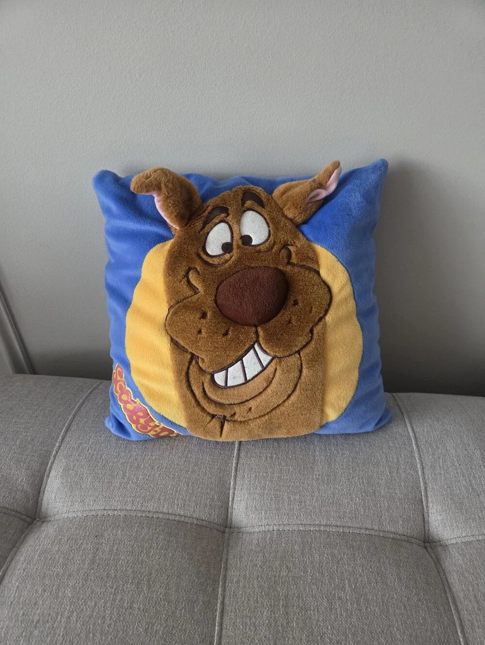 2001 Scooby-Doo Plush Face Pillow - Blue & Brown Sz.13×13in.